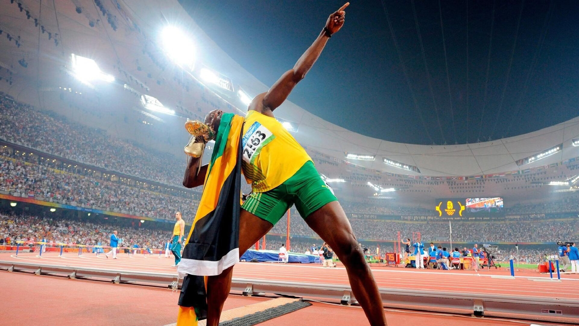 连胜中东劲旅，展现防守转换潜力