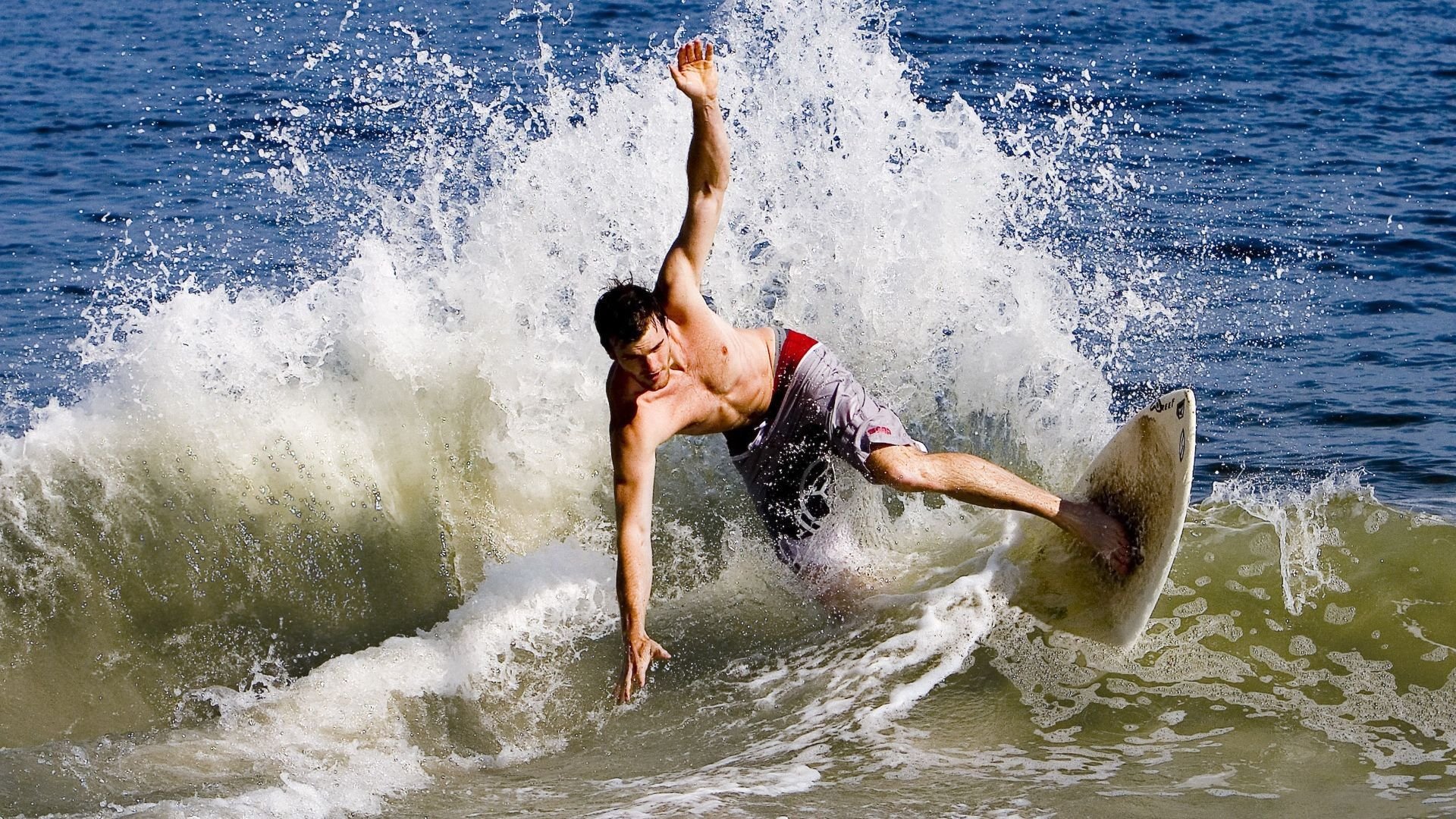 爱游戏体育下载-南非春bok队的顽强防守和强大体能，助其争夺冠军，南非的春天是几月到几月